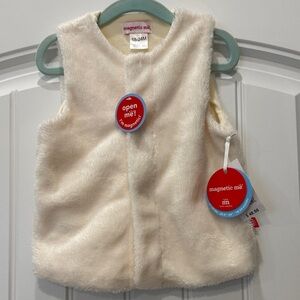 NWT- Magnetic me pearadise egret vest size 18-24m